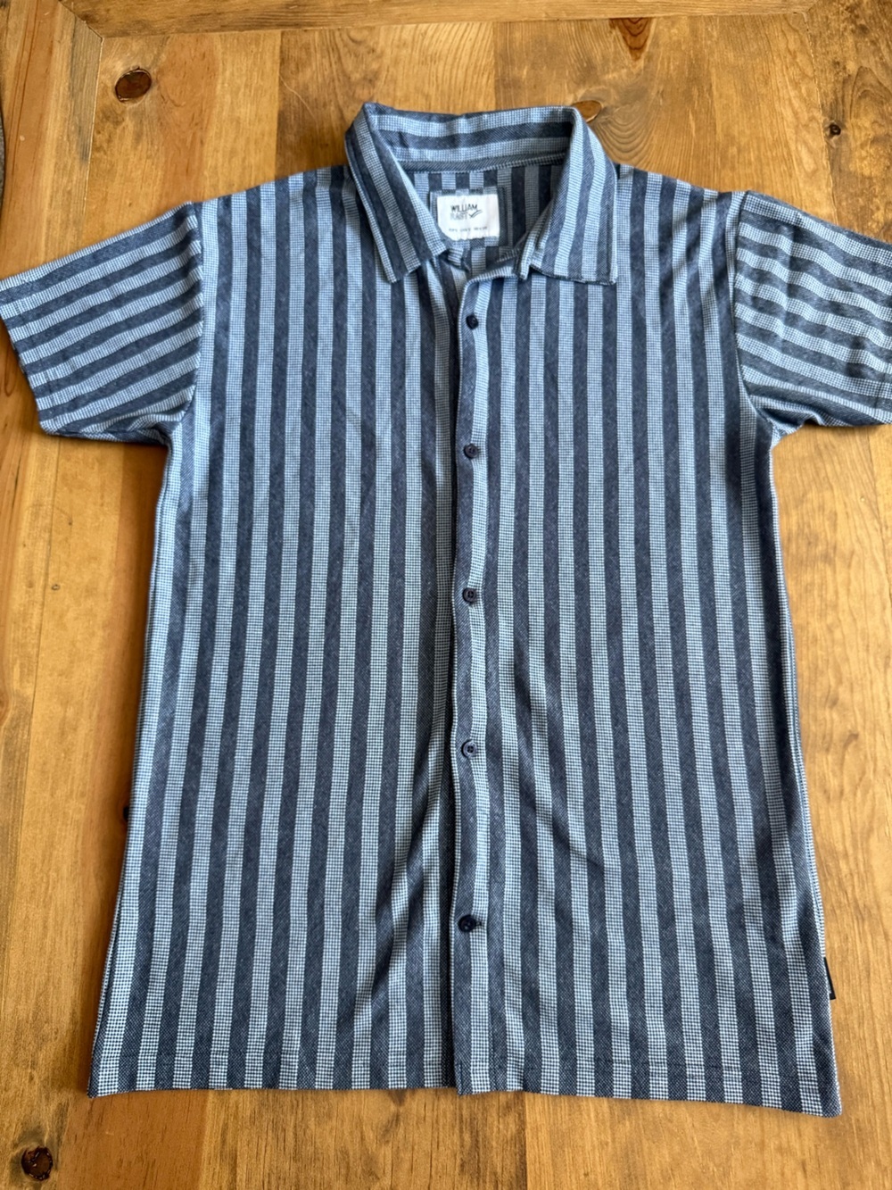 William Rast Blue Stripped Short Sleeve Button Down Shirt Men’s Size S NWOT
